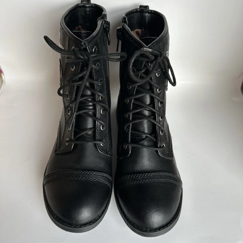 Steve Madden new but